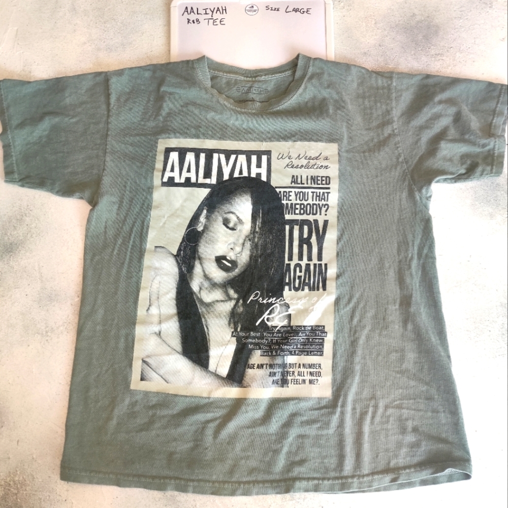 AAliyah R&B Music T-Shirt SIZE Medium